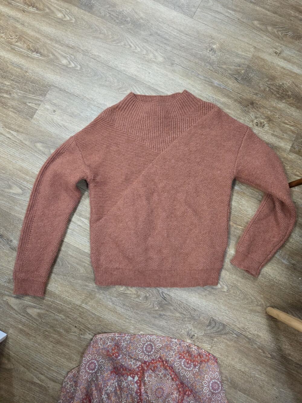 Heartloom Sweater Large Rust Color